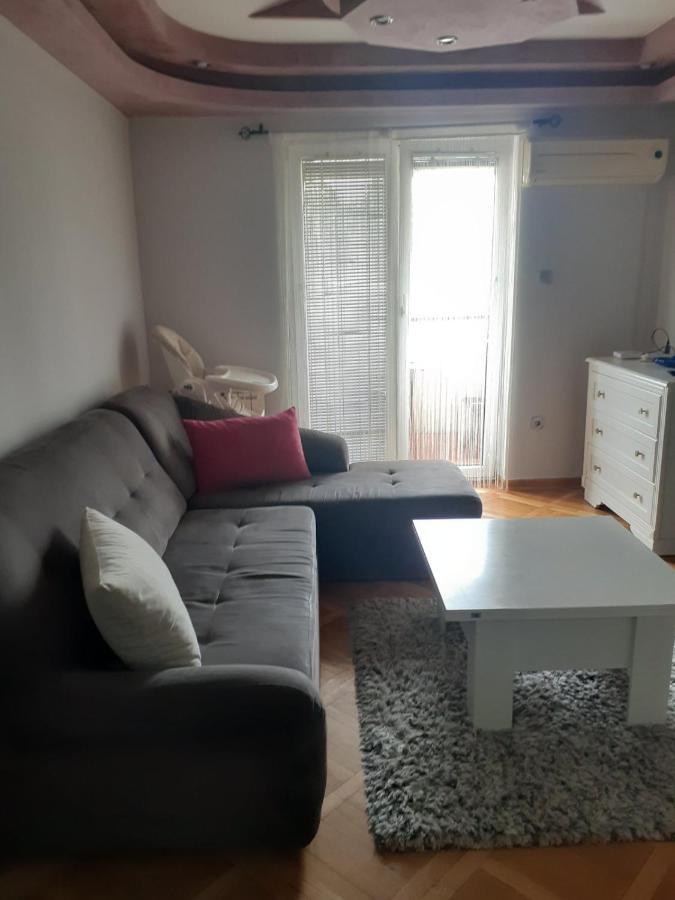 Loznicki Stan Na Dan 2 - Stan Na Dan Loznica Apartment Luaran gambar